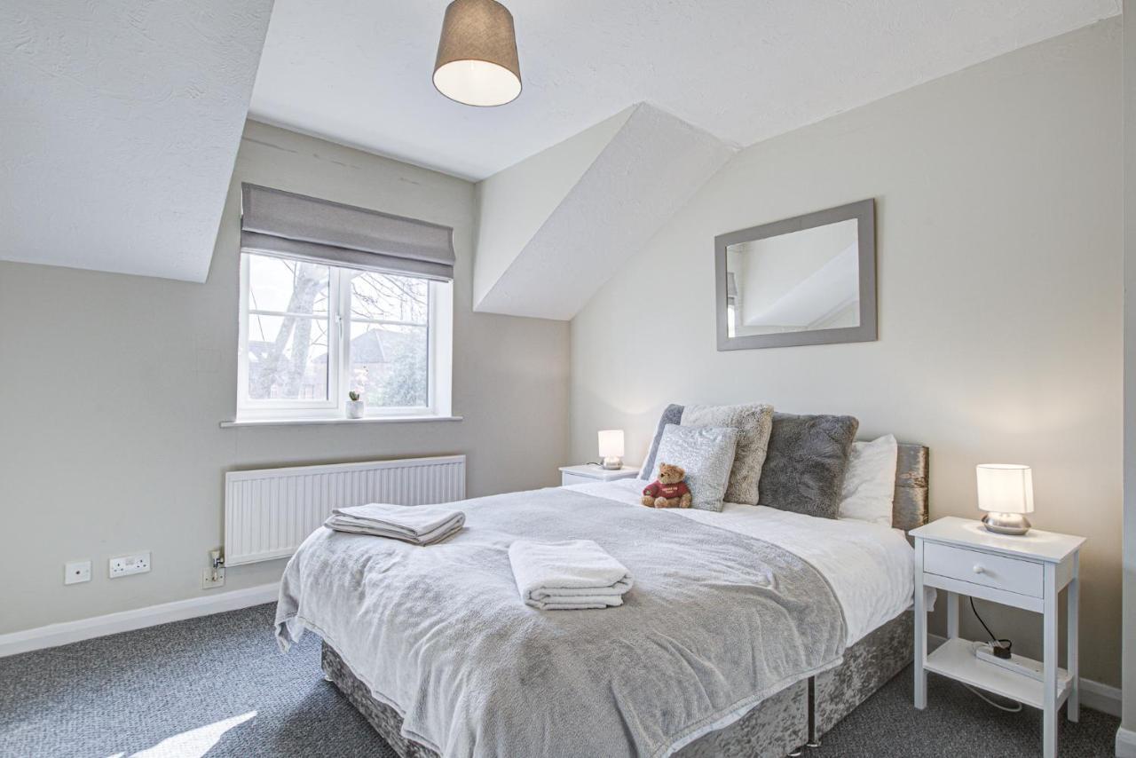 Windsor Burnham Ascot Haven Sleeps 4 Villa Slough Exterior foto